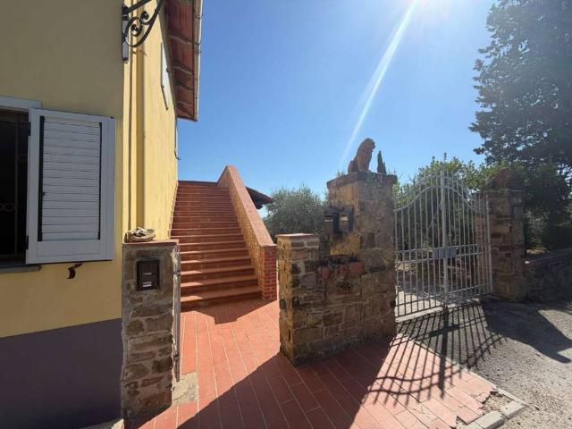 Appartamento in affitto a Lecchi, Toscana