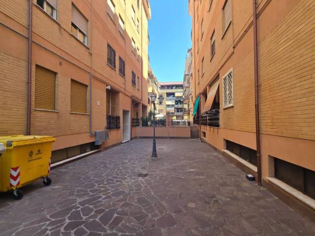Appartamento in affitto a Primavera, Pomezia
