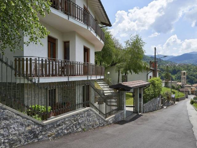 Appartamento in affitto a Ponna, Lombardia