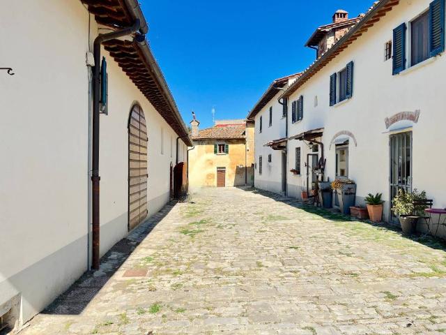 Appartamento in affitto a Unione di Comuni Valdarno e Valdisieve, Pontassieve