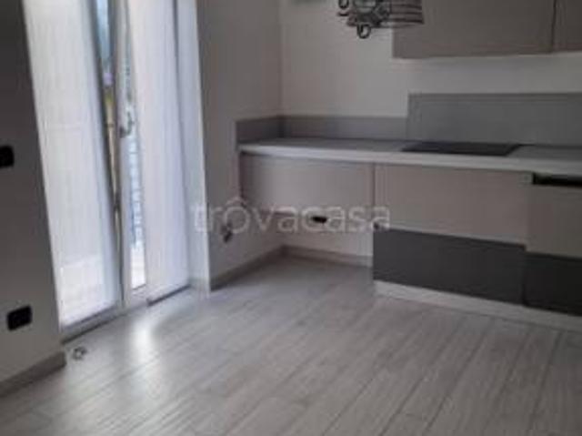 Appartamento in affitto a Lezza, Ponte Lambro