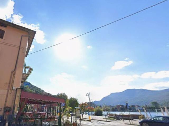 Appartamento in affitto a Porto Ceresio, Varese