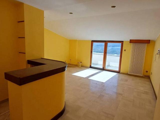 Appartamento in affitto a Montereale, Potenza