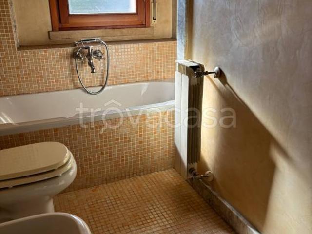 Appartamento in affitto a Centro Direzionale, Prato