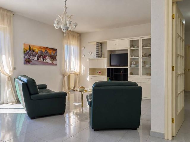 Appartamento in affitto a Putignano, Bari