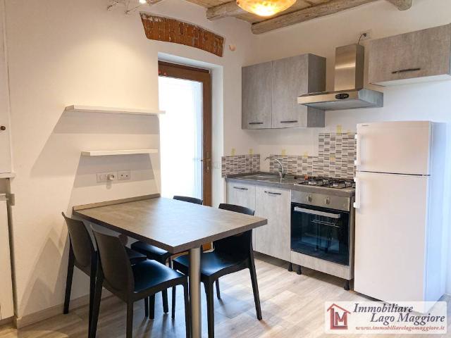Appartamento in affitto a Ranco, Lombardia