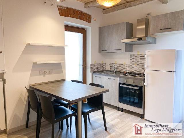 Appartamento in affitto a Ranco, Lombardia