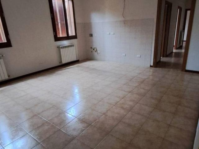 Appartamento in affitto a Unione dei comuni del Sorbara, Ravarino