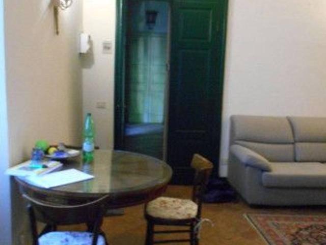 Appartamento in affitto a Sant'Agostino città-Porta Castello, Re