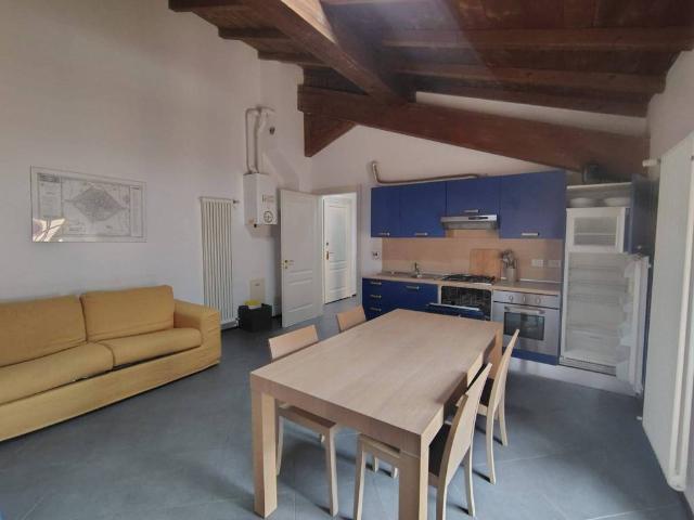 Appartamento in affitto a San Prospero città, Re