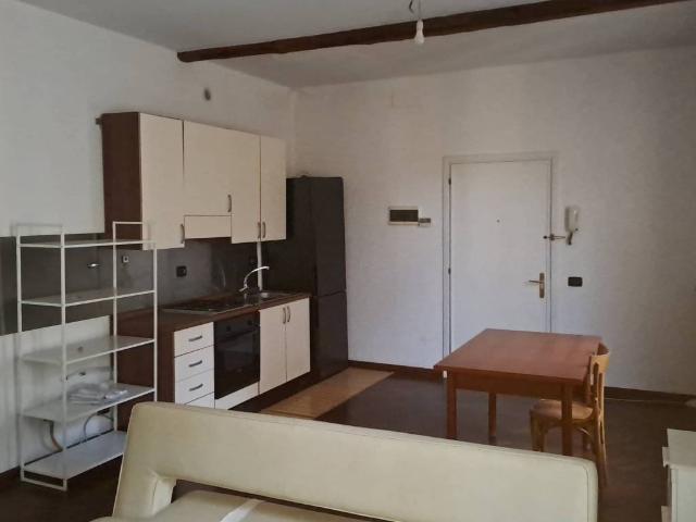 Appartamento in affitto a San Zenone città, Re