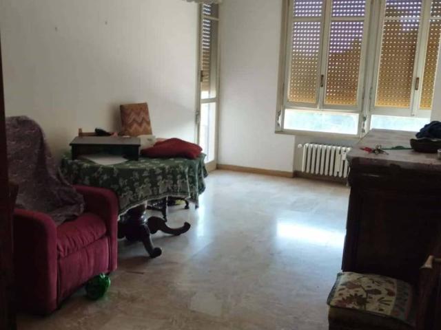 Appartamento in affitto a Sant'Agostino città-Porta Castello, Re