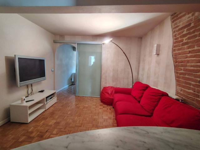 Appartamento in affitto a Sant'Agostino città-Porta Castello, Re