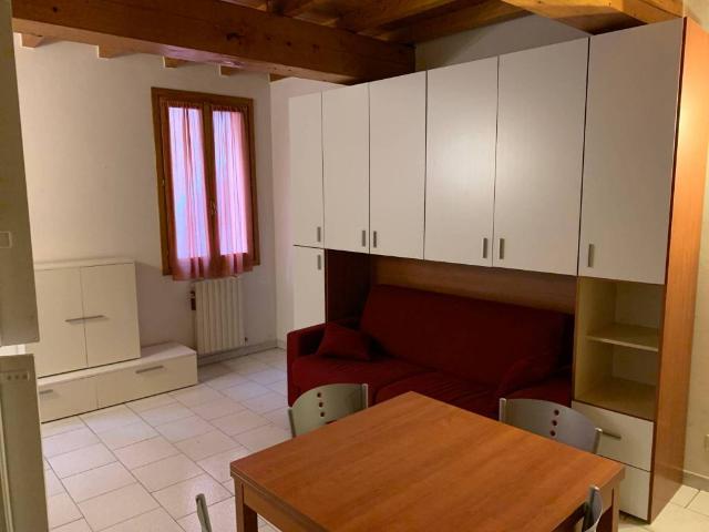 Appartamento in affitto a San Pietro città, Re