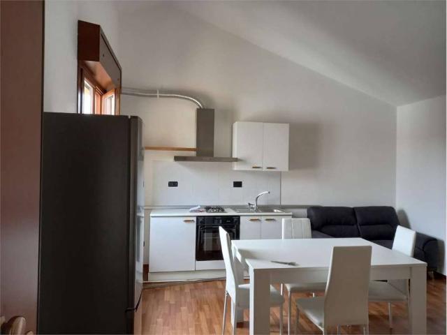 Appartamento in affitto a Sant'Agostino esterna-Porta Castello, Re