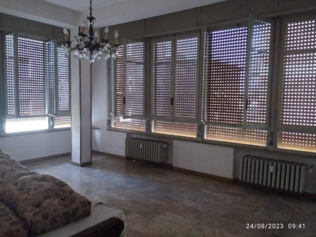 Appartamento in affitto a Sant'Agostino città-Porta Castello, Re