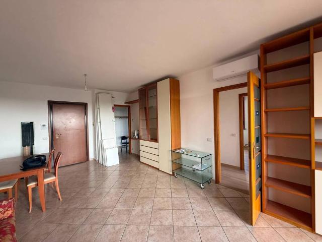 Appartamento in affitto a Re, Reggio Emilia