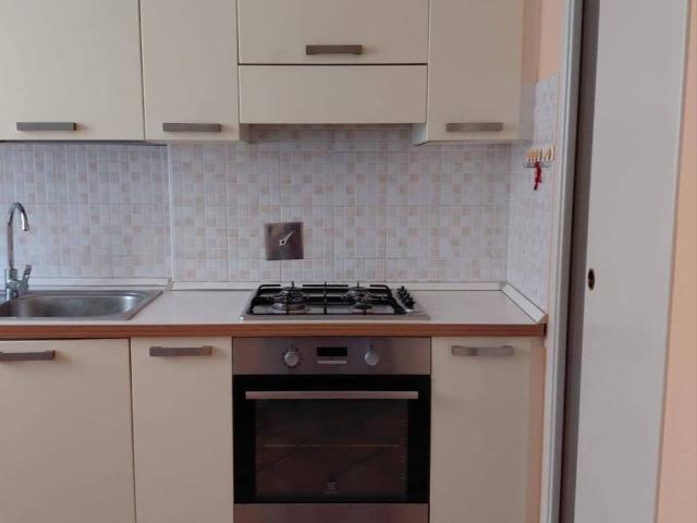 Appartamento in affitto a Sant'Agostino città-Porta Castello, Re