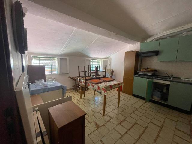 Appartamento in affitto a San Francesco-Giardini Pubblici, Re