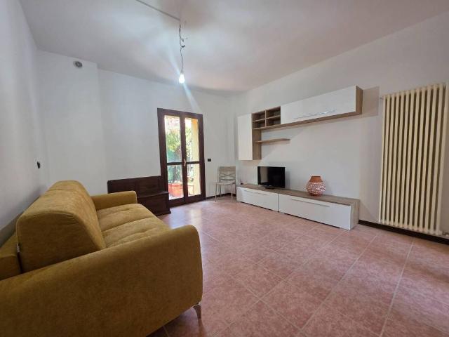 Appartamento in affitto a Sant'Agostino esterna-Porta Castello, Re