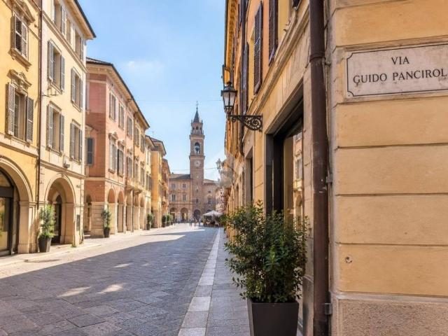 Appartamento in affitto a Sant'Agostino città-Porta Castello, Reggio Emilia