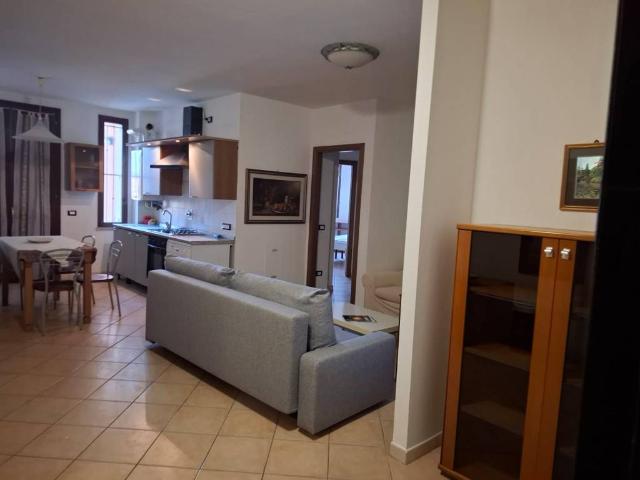 Appartamento in affitto a Marmirolo, Re