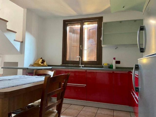 Appartamento in affitto a Canali, Re