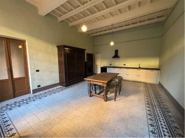 Appartamento in affitto a Duomo, Re