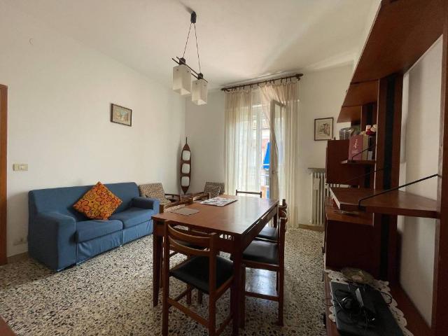 Appartamento in affitto a Regina Pacis, Re