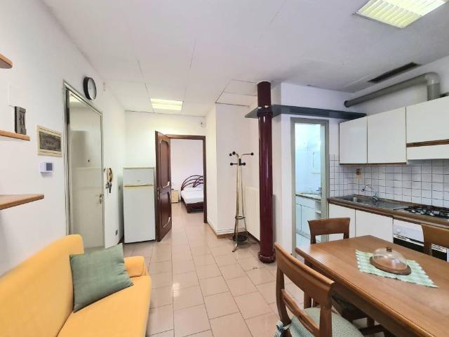 Appartamento in affitto a Spirito Santo-Orologio, Re