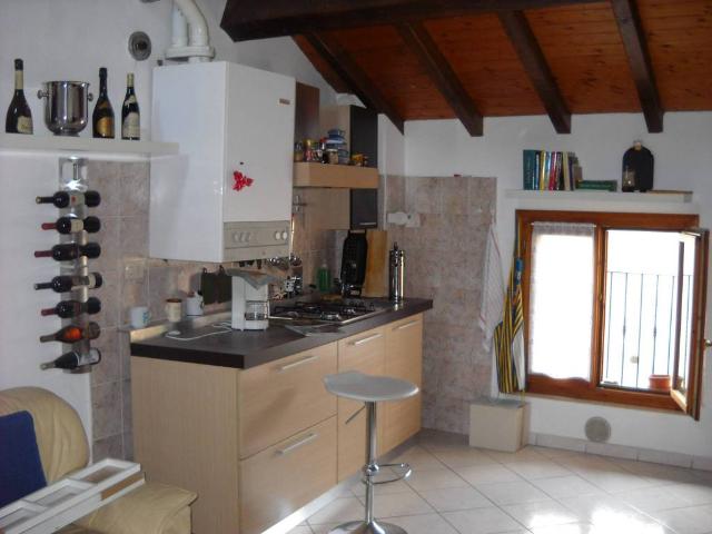 Appartamento in affitto a Sant'Agostino città-Porta Castello, Re
