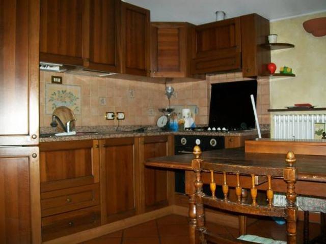 Appartamento in affitto a Sant'Agostino esterna-Porta Castello, Re