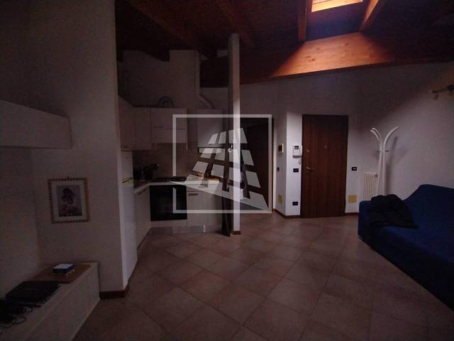 Appartamento in affitto a San Pietro esterna, Re