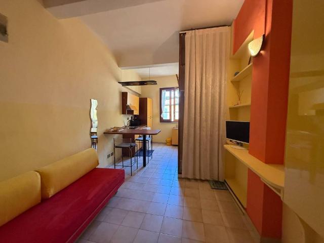 Appartamento in affitto a Santo Stefano città, Re