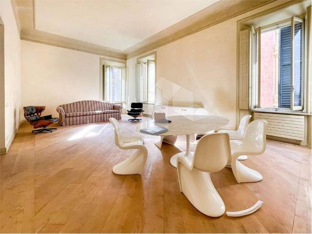 Appartamento in affitto a Duomo, Reggio