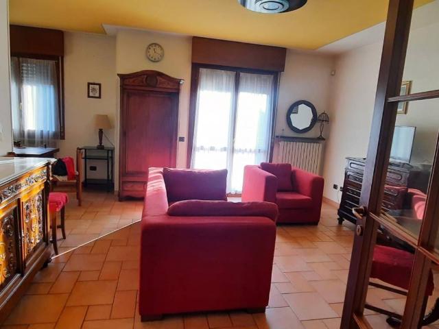 Appartamento in affitto a San Giacomo esterna, Re