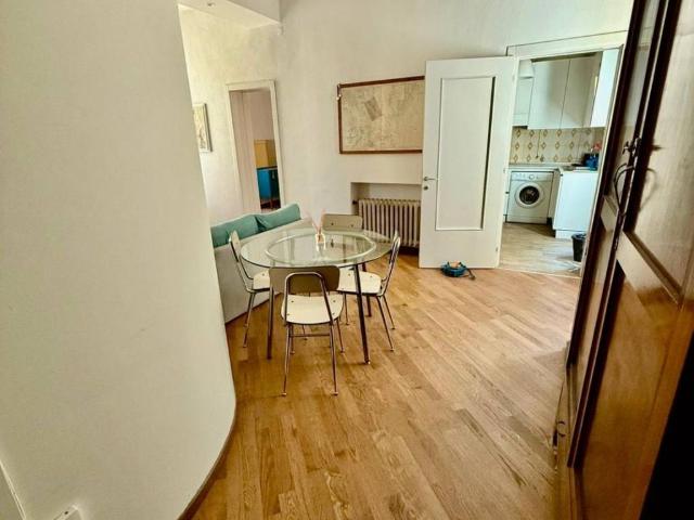 Appartamento in affitto a Sant'Agostino città-Porta Castello, Re