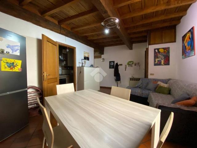 Appartamento in affitto a Sant'Agostino città-Porta Castello, Re