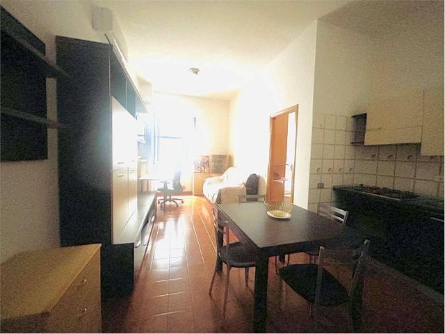 Appartamento in affitto a San Prospero città, Re