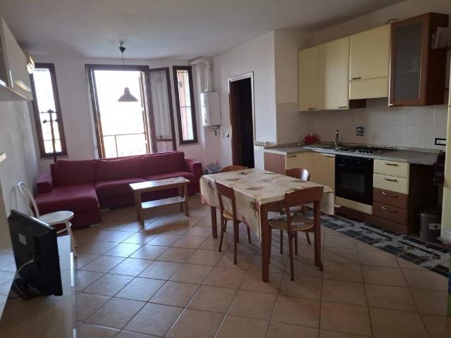 Appartamento in affitto a Marmirolo, Re