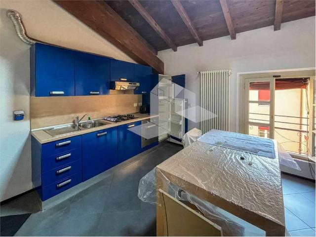 Appartamento in affitto a San Pietro città, Reggio