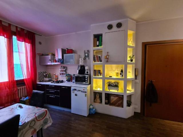Appartamento in affitto a San Pietro città, Re