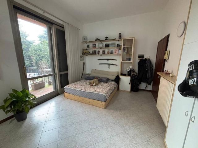 Appartamento in affitto a Santo Stefano esterna, Re