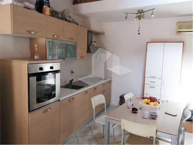 Appartamento in affitto a Sant'Agostino città-Porta Castello, Re