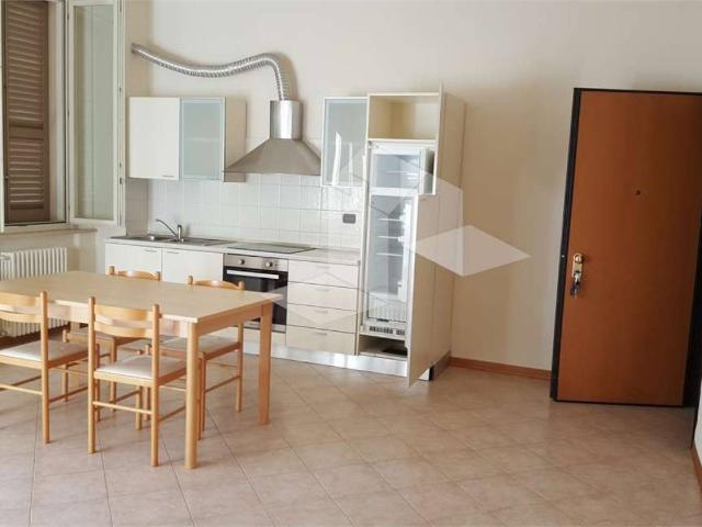 Appartamento in affitto a San Francesco-Giardini Pubblici, Re