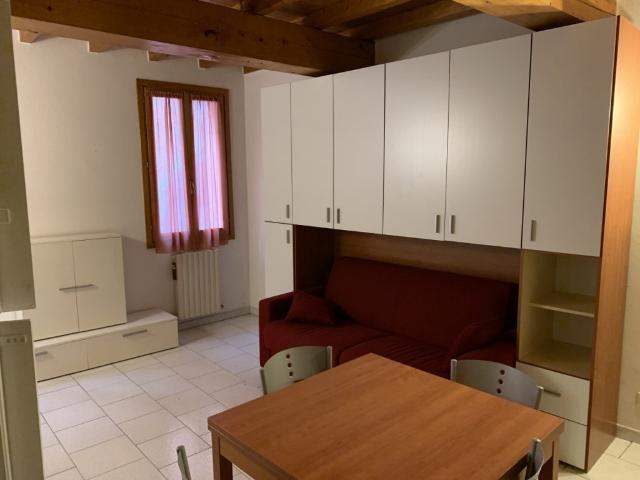 Appartamento in affitto a San Pietro città, Re