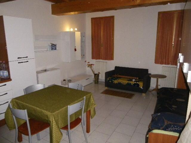 Appartamento in affitto a San Pietro città, Re