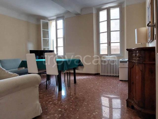 Appartamento in affitto a San Prospero città, Re