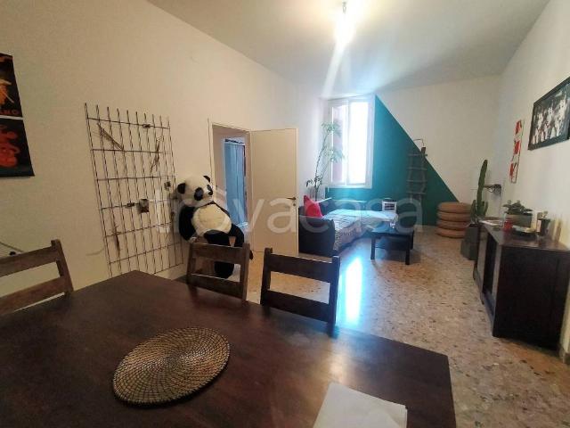 Appartamento in affitto a San Pietro città, Re