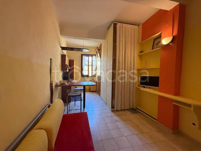 Appartamento in affitto a Santo Stefano città, Re